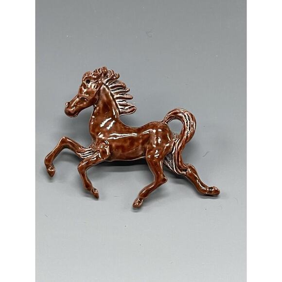Vintage Jewelry - Vintage Enamel Horse Pin Brooch‎ Brown Running Horse Tiawan Retro